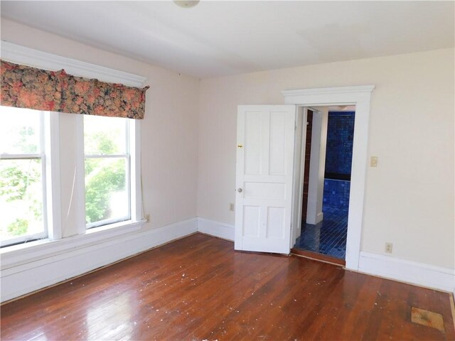 309 Mooney Ridge Rd, Waynsbrg/Frankln Twp, PA 15370 - spare room featuring wood-type flooring and baseboards
