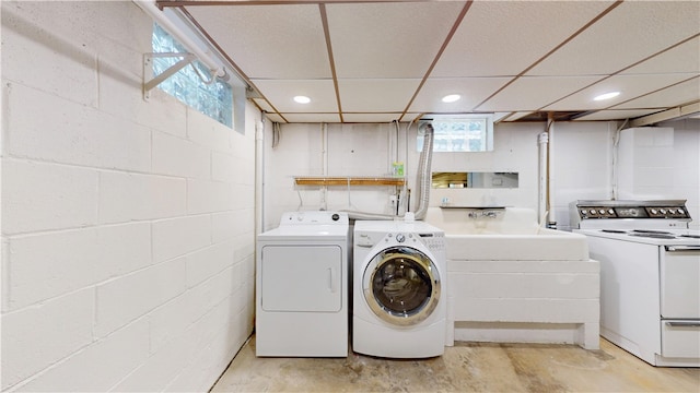 721 Herman Rd, Summit Twp But, PA 16002 - laundry area featuring independent washer and dryer and recessed lighting