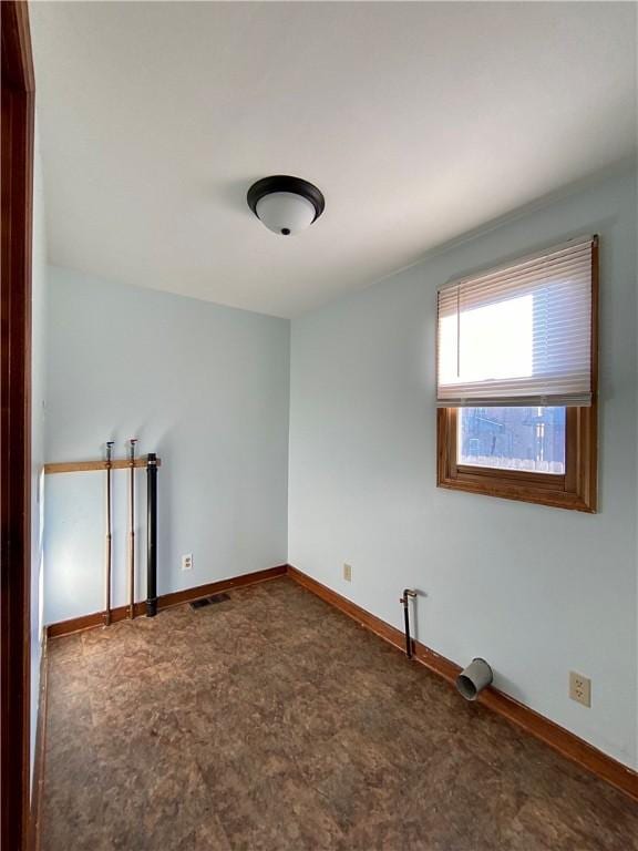 923 Fentzel, Tarentum, PA 15084 - unfurnished room featuring baseboards