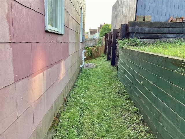 923 Fentzel, Tarentum, PA 15084 - view of side of home