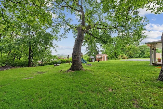 1703 Barry Dr, North Huntingdon, PA 15642 - view of green lawn