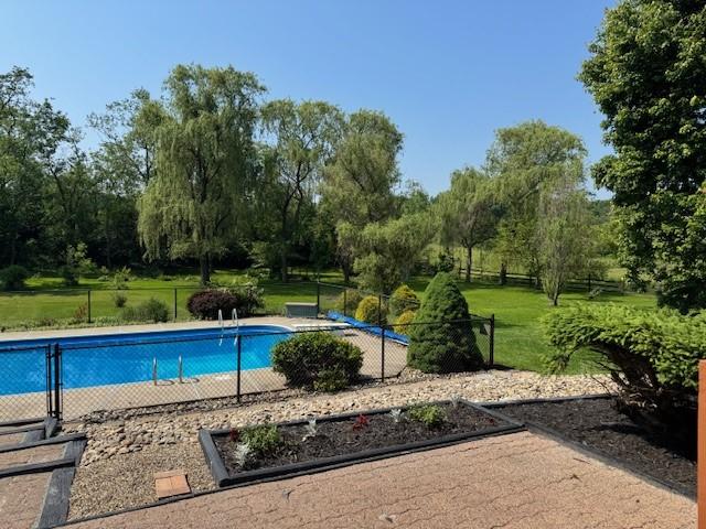 206 Brook Hollow Rd, Mount Pleasant Twp Wml, PA 15666 - view of swimming pool