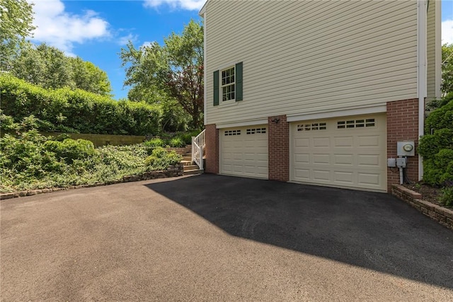 117 Bayberry Ln, Cranberry Twp, PA 16066 - garage with asphalt driveway