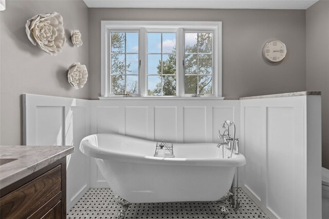 809 Timber Trl, Collier Twp, PA 15071 - full bath with a soaking tub, vanity, and toilet