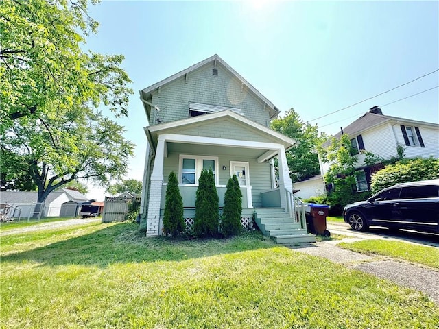 805 Stambaugh Ave, Sharon, PA 16146 - traditional style home with a porch and a front yard
