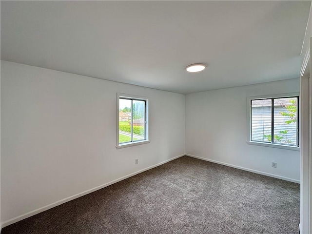 1218 Finch St, New Castle/4Th, PA 16101 - unfurnished room with healthy amount of natural light, baseboards, and carpet flooring