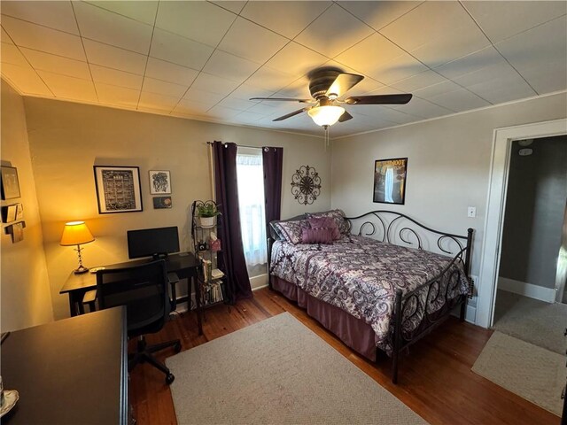 1172 Oak St, Indiana Boro Ind, PA 15701 - bedroom with wood finished floors, an office area, and a ceiling fan