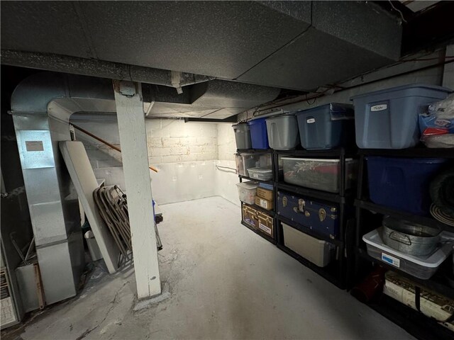 1172 Oak St, Indiana Boro Ind, PA 15701 - unfinished basement featuring concrete block wall