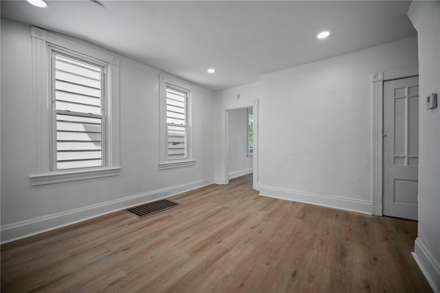 815 W Main St, Carnegie, PA 15106 - spare room featuring wood finished floors, baseboards, and recessed lighting