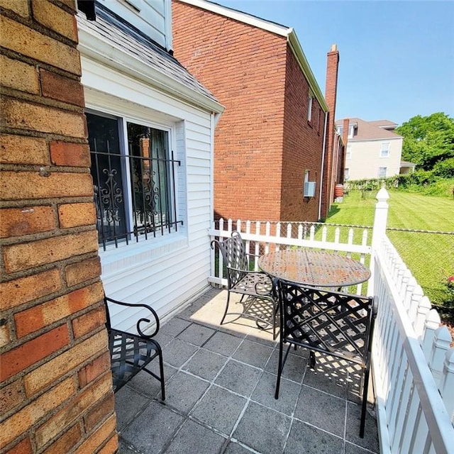 851 Kennebec St, Greenfield, PA 15217 - balcony with outdoor dining space
