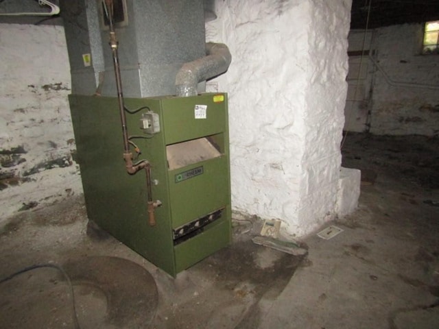 1220 Thelma St, Marshall Shadeland, PA 15212 - utilities featuring heating unit