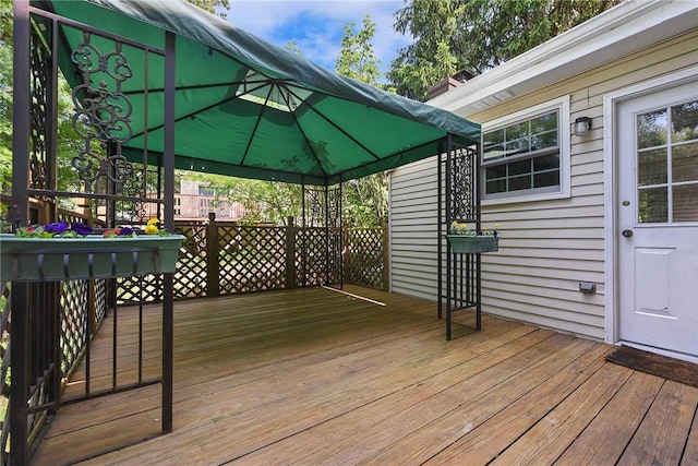 662 Huntington Dr, Cranberry Twp, PA 16066 - wooden deck featuring a gazebo