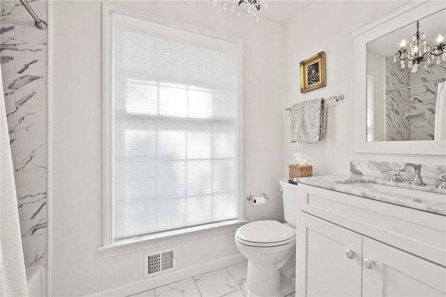 306 Wildberry Rd, Fox Chapel, PA 15238 - full bath with a chandelier, marble look tiles, vanity, toilet, and baseboards