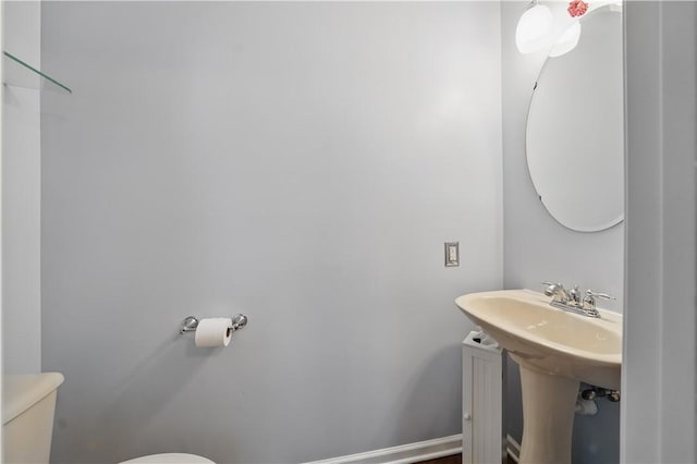 923 Arberdeen Dr, Hempfield Twp Wml, PA 15601 - bathroom featuring toilet