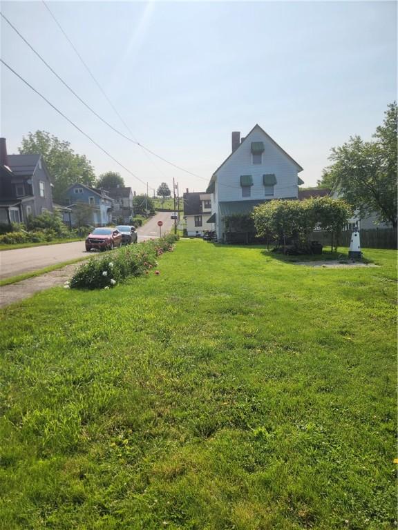 595 N Richhill St, Waynsbrg/Frankln Twp, PA 15370 - view of grassy yard