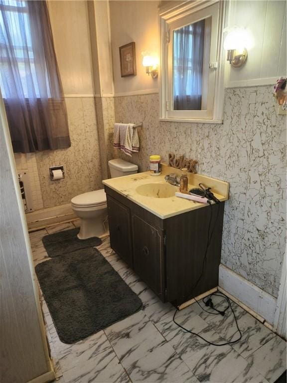 595 N Richhill St, Waynsbrg/Frankln Twp, PA 15370 - bathroom featuring vanity, toilet, and marble look tile flooring