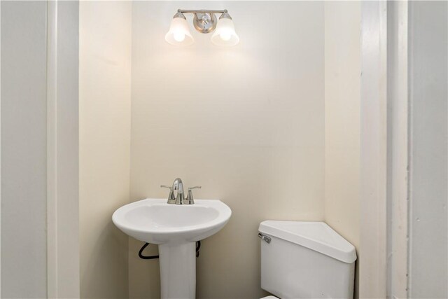 2603 19th St Unit E, Patterson Twp, PA 15010 - half bath featuring toilet