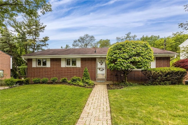 157 Kings Dale Rd, Churchill Boro, PA 15221 - view of front of home featuring brick siding and a front yard