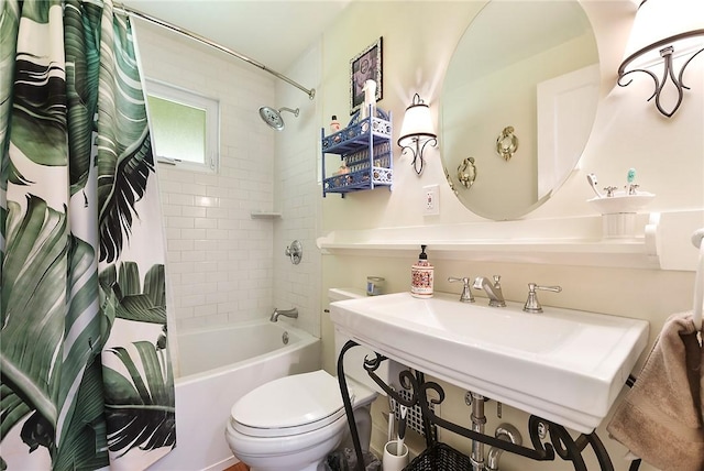 302 3rd St N, Versailles, PA 15137 - full bath featuring shower / bath combo, toilet, and a sink