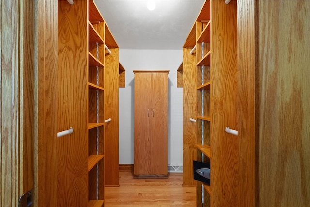 511 Clubview Dr, Peters Twp, PA 15317 - walk in closet featuring wood finished floors