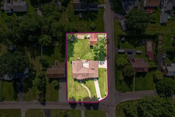 260 S Oakdale Ave, Hermitage, PA 16148 - aerial overview of property's location featuring property boundaries highlighted