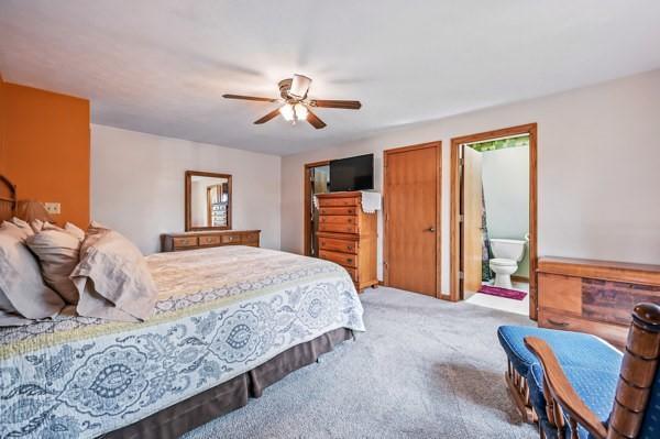 260 S Oakdale Ave, Hermitage, PA 16148 - carpeted bedroom featuring ceiling fan and ensuite bathroom