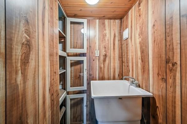 260 S Oakdale Ave, Hermitage, PA 16148 - laundry area with wooden walls and wood ceiling