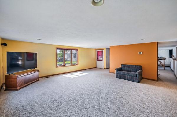 260 S Oakdale Ave, Hermitage, PA 16148 - unfurnished living room with carpet floors