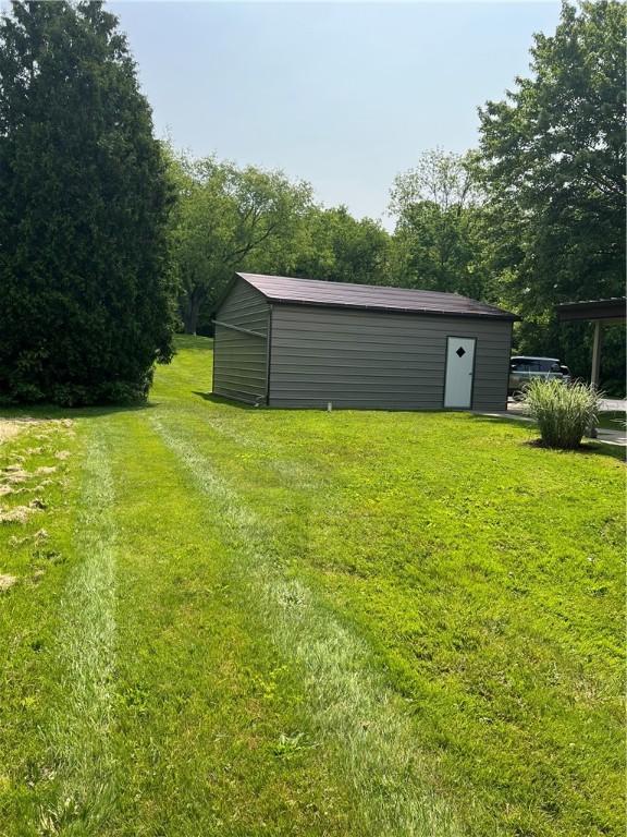 2617 S Hermitage Rd, Hermitage, PA 16148 - view of green lawn featuring an outdoor structure