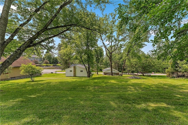 104 W Rd, Shaler, PA 15209 - view of green lawn
