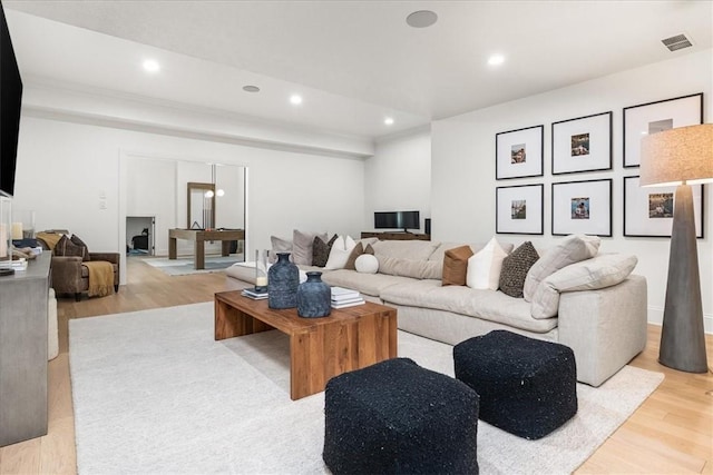 506 Ridge Ct, Pine Twp Nal, PA 15090 - living area featuring light wood-style floors and recessed lighting