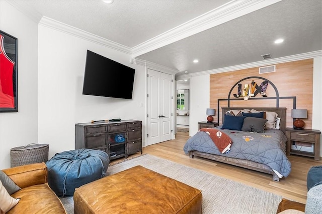 506 Ridge Ct, Pine Twp Nal, PA 15090 - bedroom featuring wood finished floors, ornamental molding, recessed lighting, and a textured ceiling