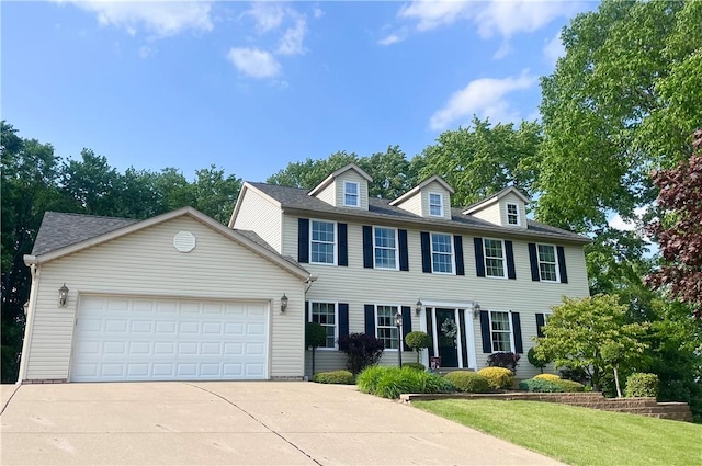 138 Willow Run Dr, Center Twp But, PA 16001 - colonial house with driveway, a garage, and a front yard