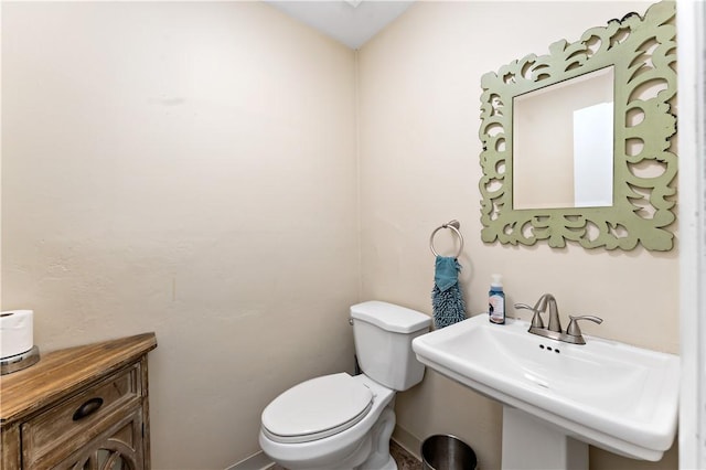 227 Shady Knoll Dr, Scott Twp Sal, PA 15220 - half bath with toilet and a sink