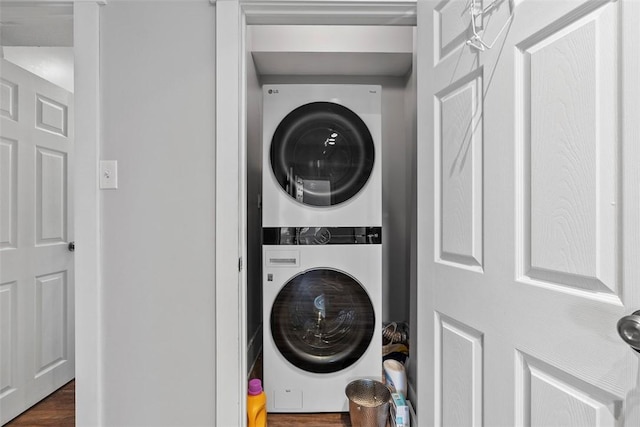 2532 Larkins Way S, Side, PA 15203 - laundry room featuring estacked washer and dryer and dark wood-style flooring