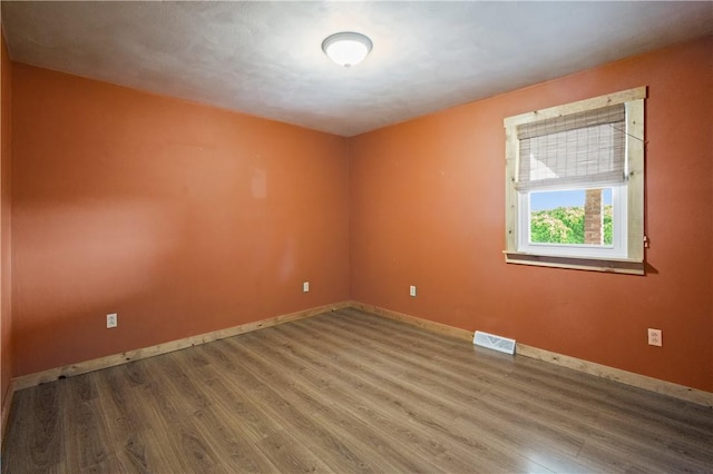 988 Croft Rd, Salem Twp Wml, PA 15601 - unfurnished room with wood finished floors and baseboards