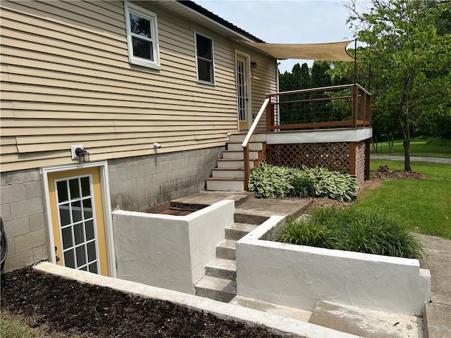 988 Croft Rd, Salem Twp Wml, PA 15601 - view of side of home featuring a deck