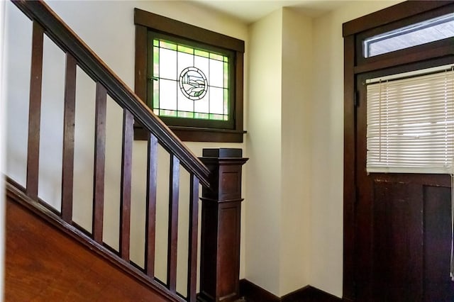 315 Wright St, Mckees Rocks, PA 15136 - entryway featuring stairway