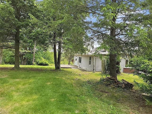 214 Washington Ave, Mount Pleasant Twp Was, PA 15340 - view of grassy yard