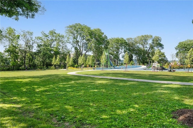 323 44th St, Lawrenceville, PA 15201 - view of property's community with a yard