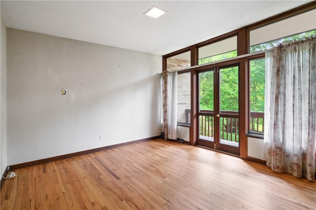 102 Colwyn Rd, Ross Twp, PA 15237 - empty room featuring baseboards and light wood-style floors