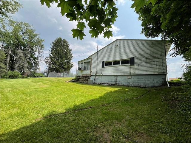 807 Sutton St, Punxsutawney Area School District, PA 15767 - view of side of home