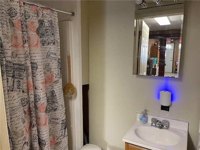 3884 E St, Perry Hilltop, PA 15214 - full bathroom with vanity, toilet, and curtained shower