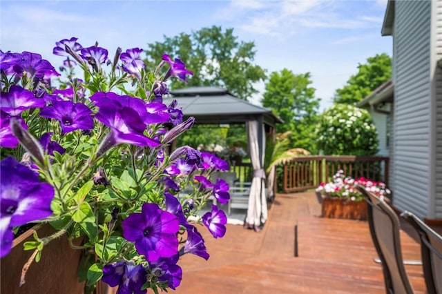 3893 Windsor Ct, Hermitage, PA 16148 - wooden terrace with a gazebo