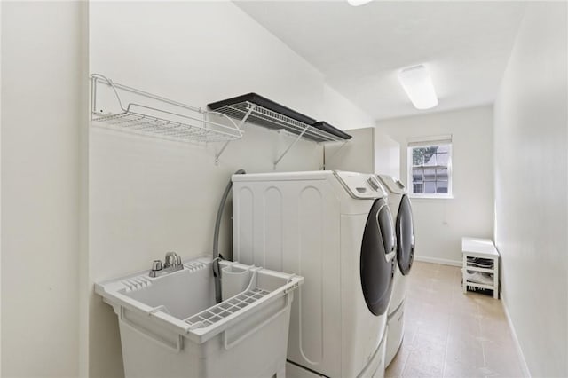 4324 Grandview Dr, Richland, PA 15044 - laundry area with washing machine and clothes dryer, baseboards, and light tile patterned floors
