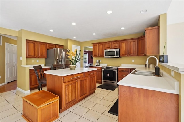 4324 Grandview Dr, Richland, PA 15044 - kitchen featuring stainless steel appliances, a sink, light tile patterned floors, a kitchen island, and recessed lighting