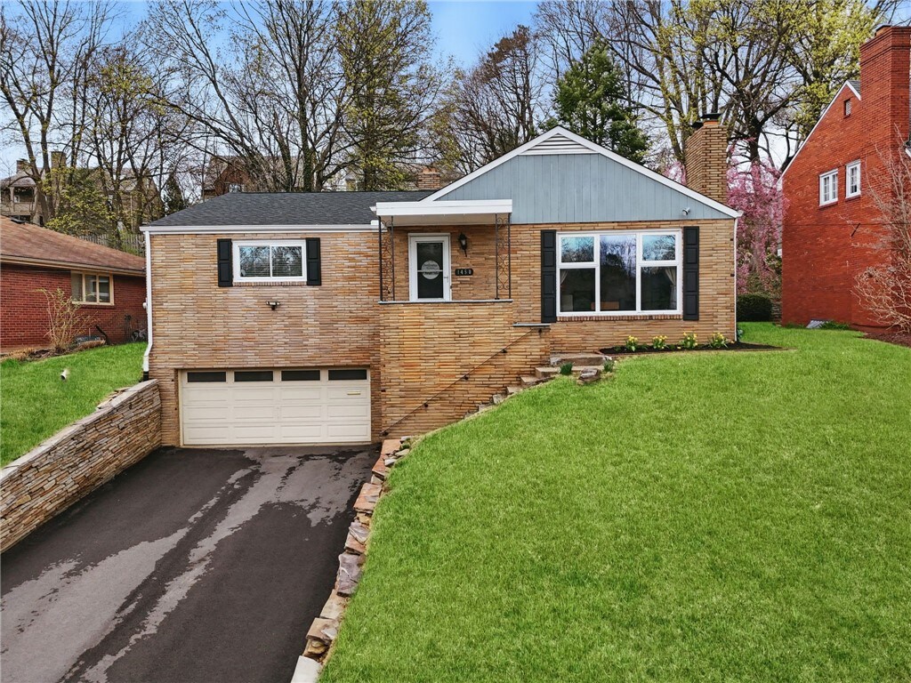 1450 Mohican Dr, Mt Lebanon, PA 15228 - photo 1