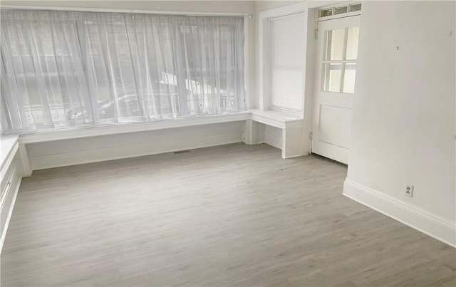 5427 Bartlett St, Squirrel Hill, PA 15217 - unfurnished room with light wood-style floors and baseboards