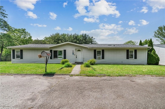 4041 Second St, Hempfield Twp Wml, PA 15642 - ranch-style home with a front lawn