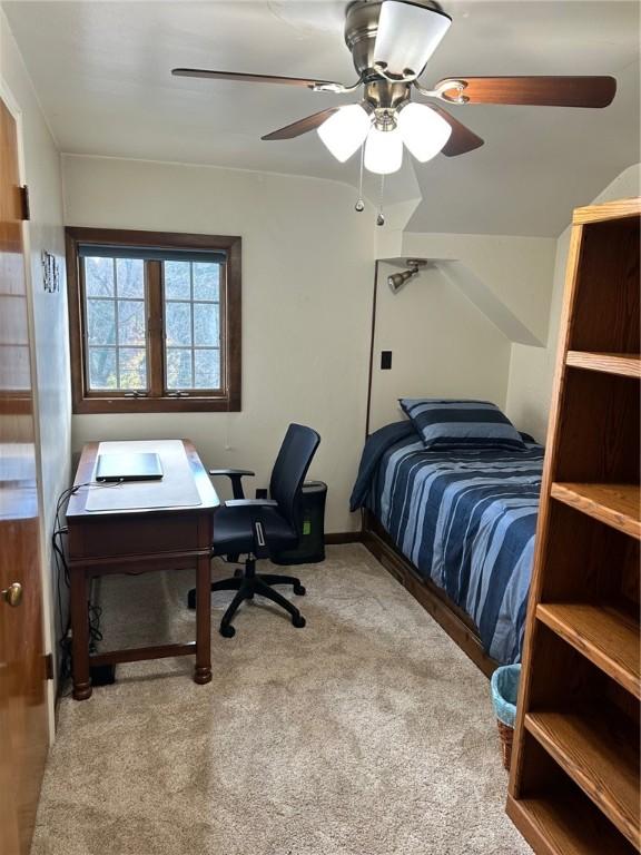 114 Tillotson Cir, Ross Twp, PA 15237 - carpeted bedroom with an office area and a ceiling fan
